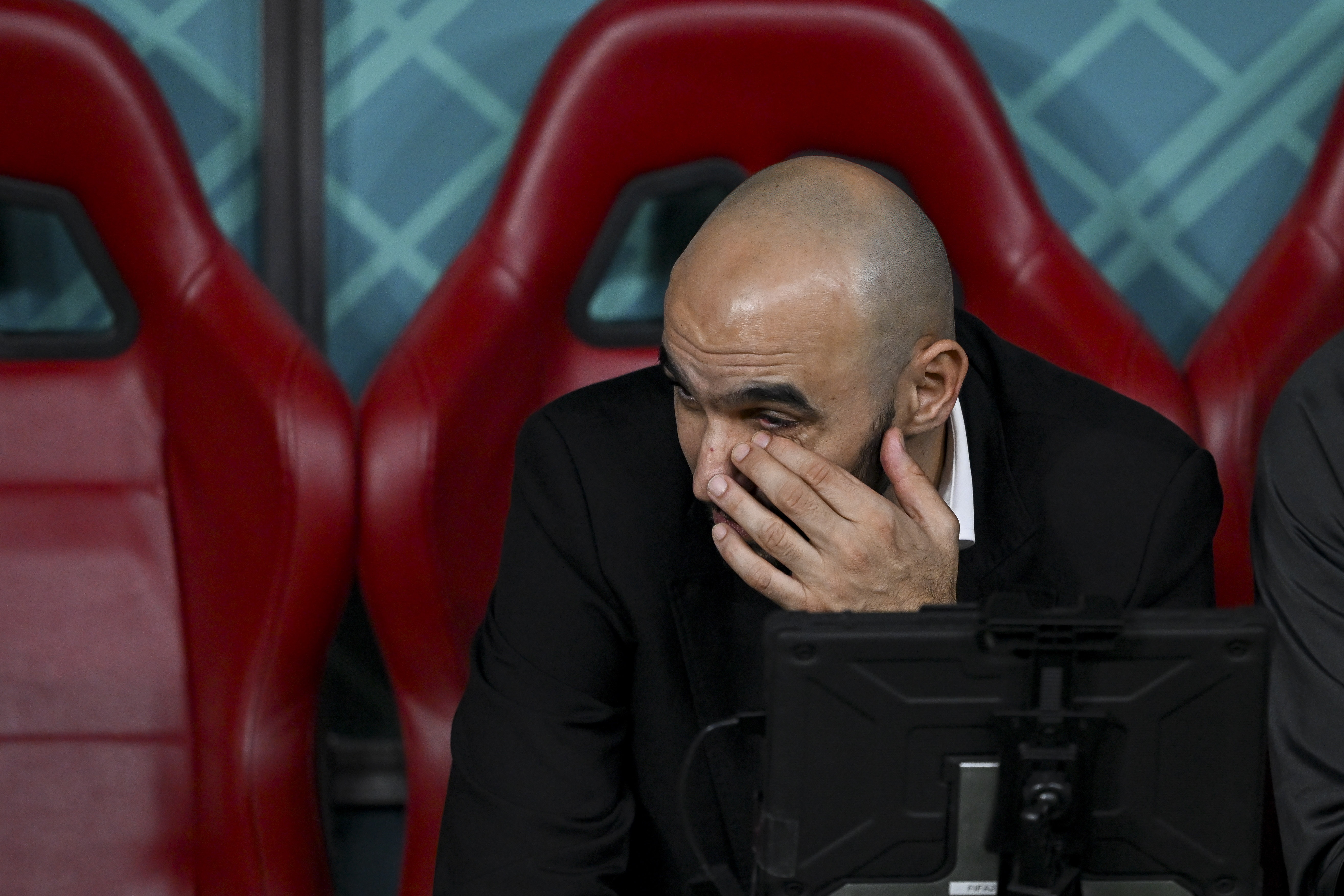 足智彩-记者：摩洛哥主帅雷格拉吉2023年非洲杯后就曾辞职，但被要求留下