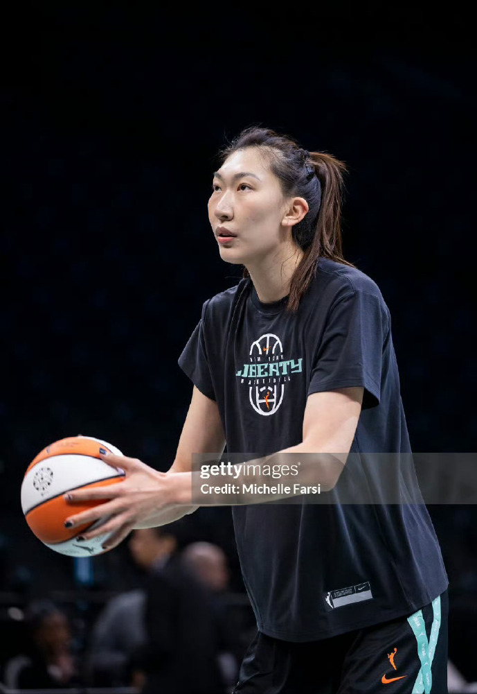 7m即時比分-时隔三年重返WNBA！韩旭首秀斩全场最高20分，难阻自由人季前赛落败|纽约自由人|纽约|印第安纳狂热|印第安纳|北京女篮_新浪体育_新浪新闻